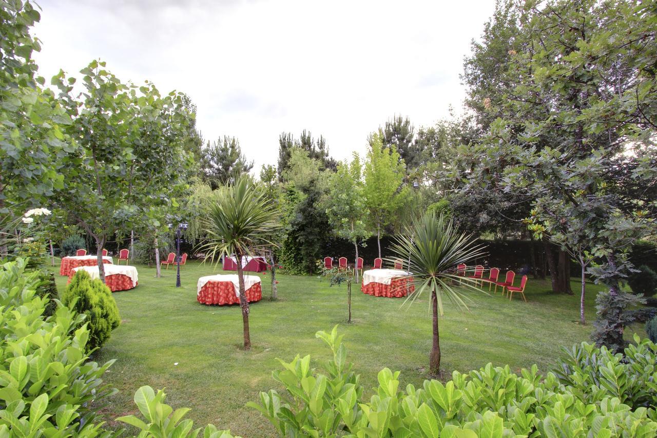 Pazo De Monterrei Hotel Ourense Exterior photo